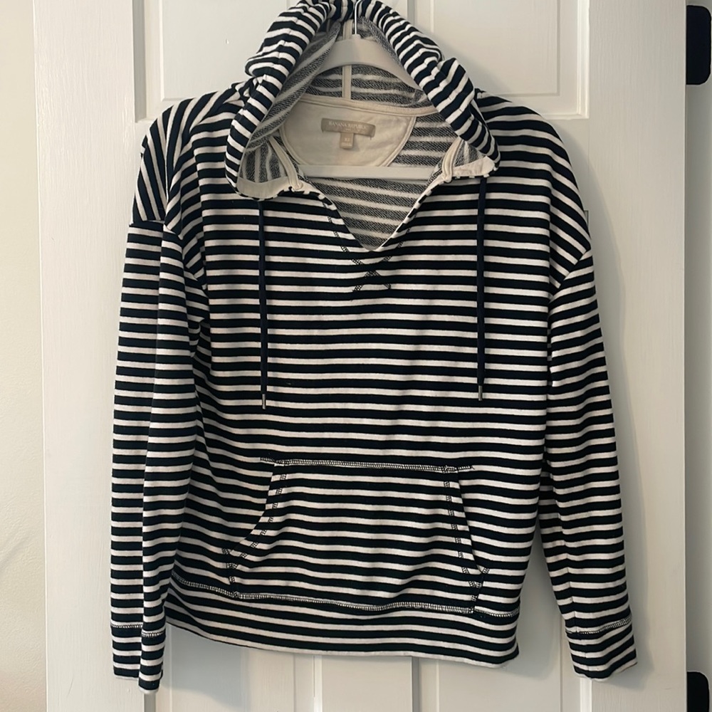Banana Republic sweatshirt